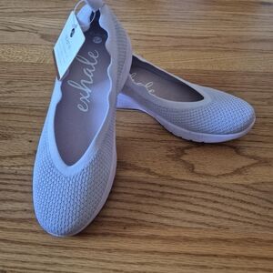 Apana Women's Light Purple Slip-On Shoes,  size 8,5 NWOB